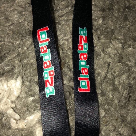 2 Lanyards - Picture 3 of 3